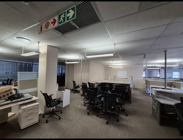 978M² OFFICE TO LET IN SANDTON CENTRAL